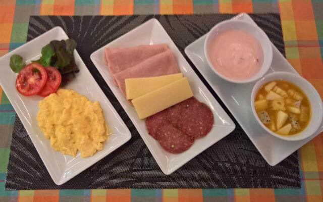 Pipikuku Hotel & Restaurant