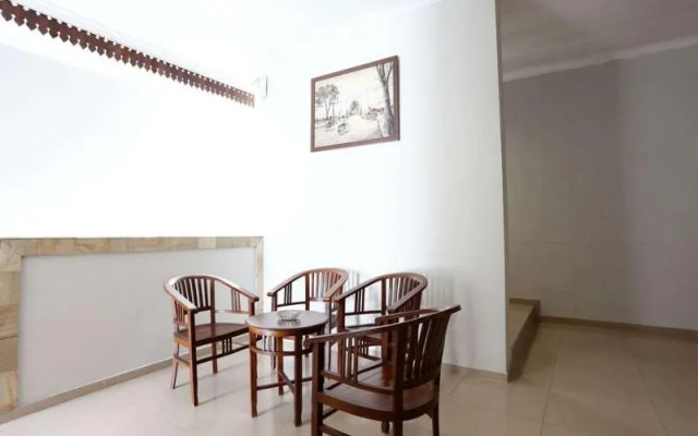 Reddoorz Plus Near Adisucipto Airport 2