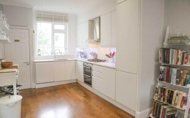 Modern 2 Bedroom In Clapham Junction