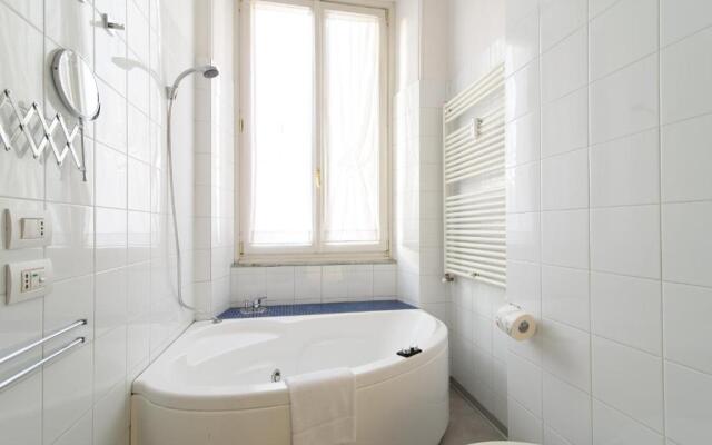 White Napoleone Apartment