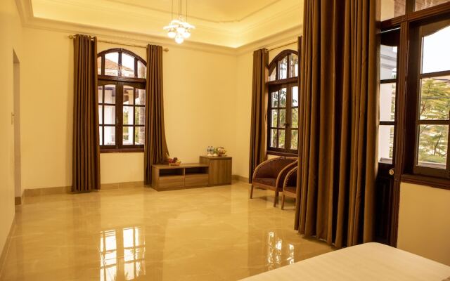 Van Xuan Royal Hotel