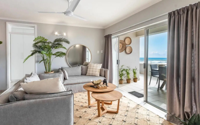 Martinique at Beachfront Apartment in Shakas Rock