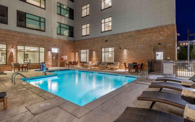 Cambria Hotel Boston Downtown - Seaport