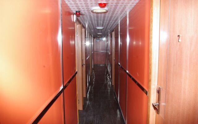 Star Metro Hotel