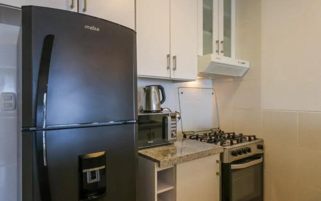 w Fantastic 1BR With Balcony in Miraflores