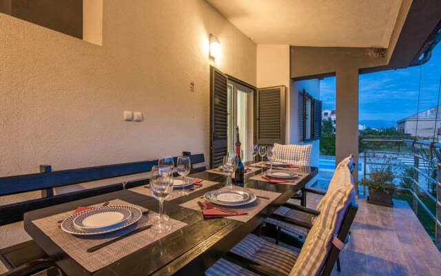 Awesome Home in Jurandvor With 3 Bedrooms, Wifi and Outdoor Swimming Pool