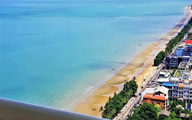 View Talay 8 Large Studio Apartment With sea View Pattaya