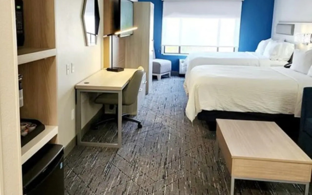 Holiday Inn Express & Suites Lexington by IHG