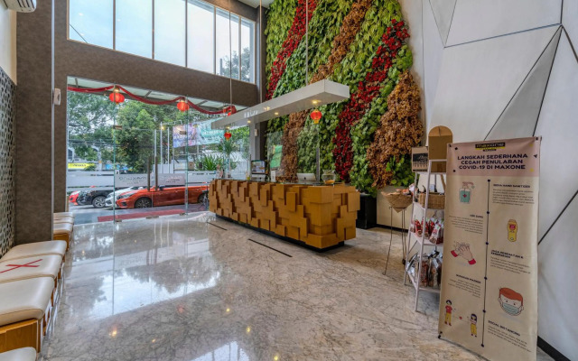 Ascent Hotel and Cafe