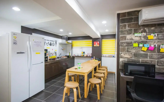 24 Guest House Haeundae Premier