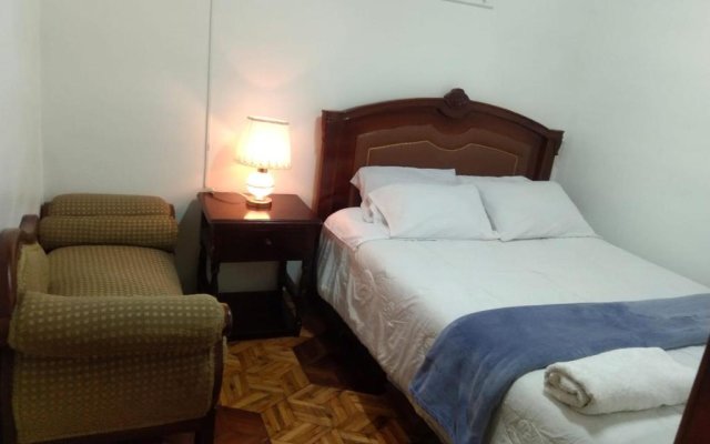 Hostal Altamira Suites