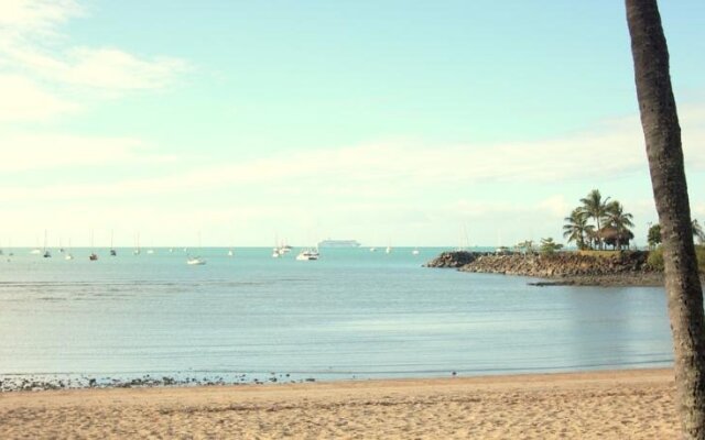 Airlie Waterfront Accomodation - Hostel