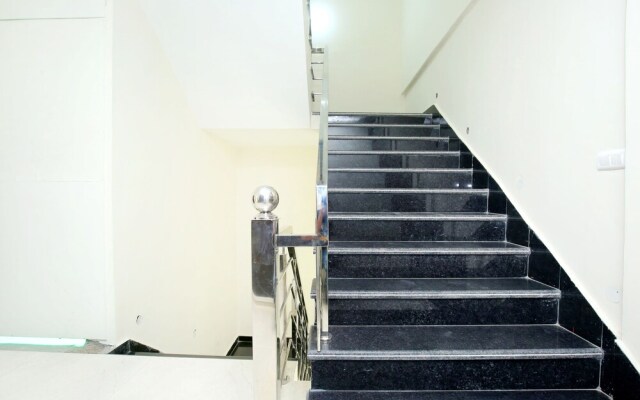 Hotel Grand Taj By OYO Rooms