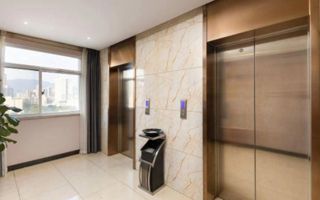 Yester Hotel (Yuxi Taobao Street Wanda Plaza)