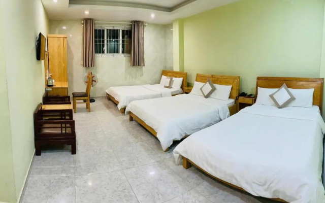 Trung Nhan Hotel