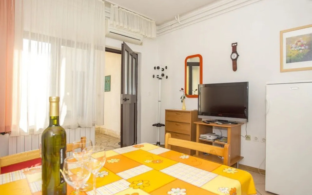 Apartment 51