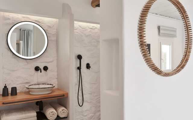 Monogram Travel Naxos