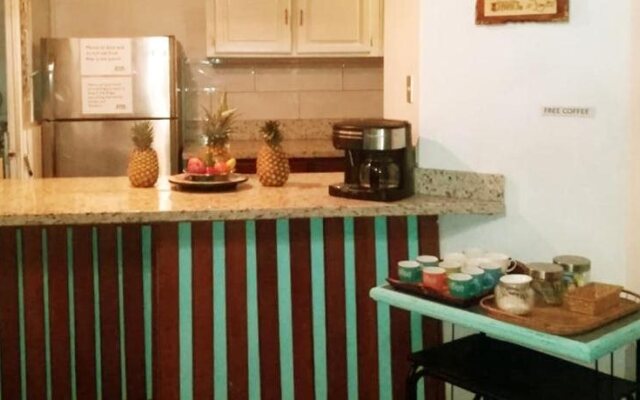 Gaudys Backpackers - Hostel