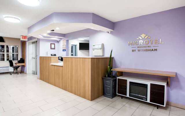 Microtel Inn & Suites by Wyndham Southern Pines / Pinehurst