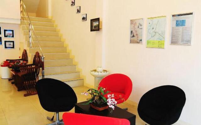 Bed by Tha-Pra Hotel and Apartment