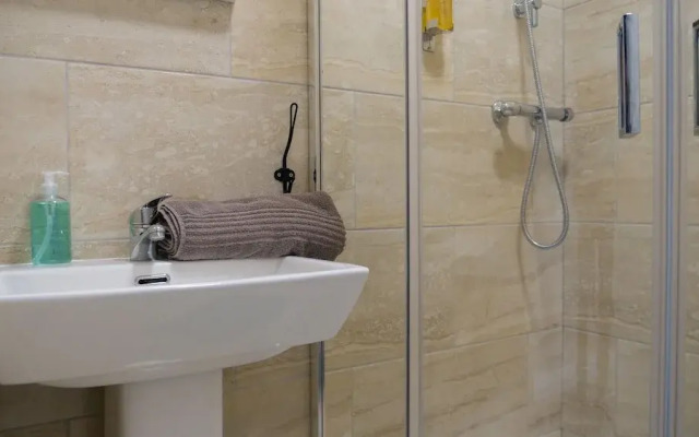 Half-Penny Bridge Apartments