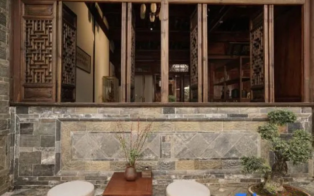 Sichenyuan culture Resort Hotel (Jianshui Ancient City)