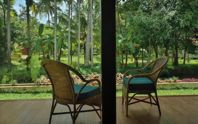 Palmgrove Lake Resort