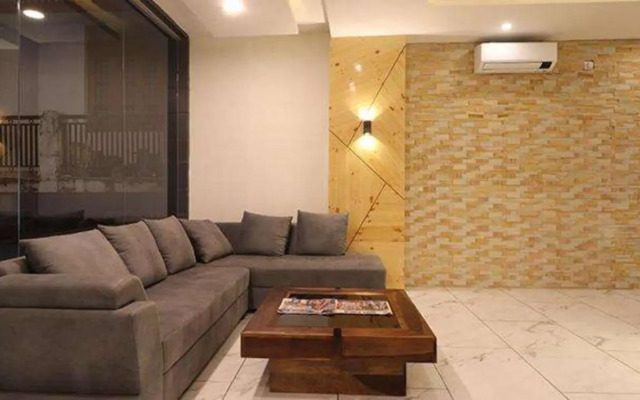 FabHotel Prime AV Royale