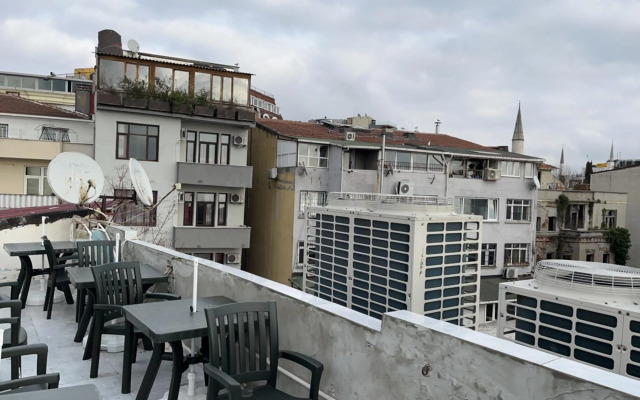 Istanbul Paris Hotel & Hostel