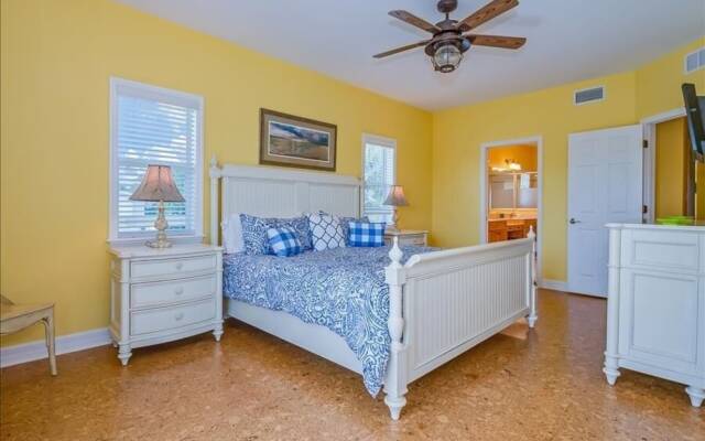 200 Seabreeze Ct - 5Br Home
