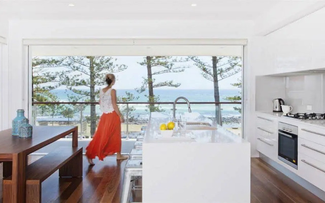 Bujerum Apartments on Burleigh