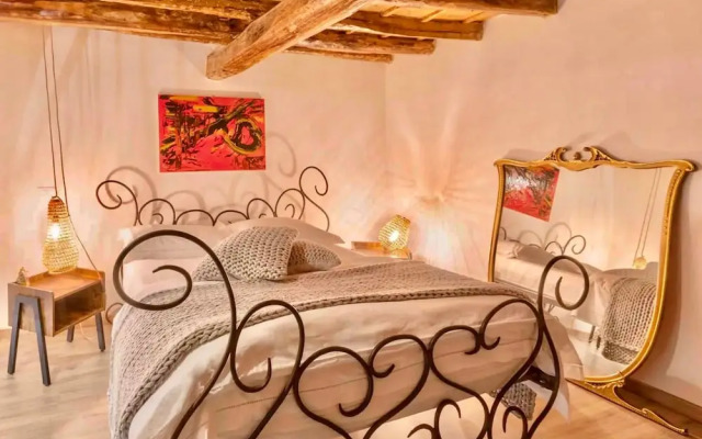 Citycenter Unique Apartment-sleeps 2- Pet Friendly