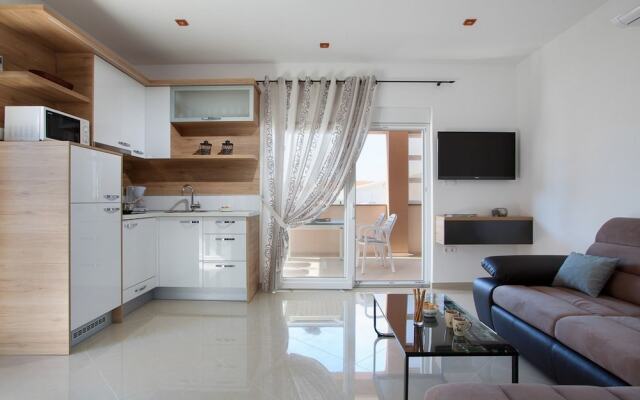 Apartments Malibu Two