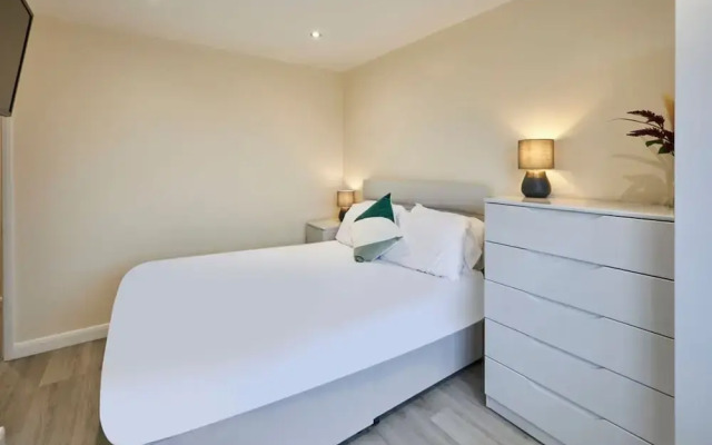 Host Stay Violet s View