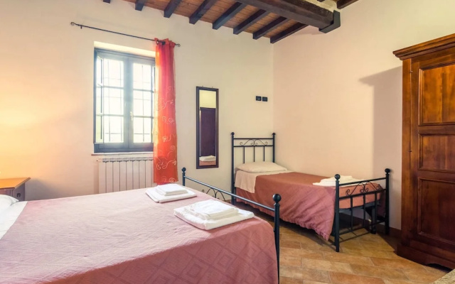 Farmhouse in Perugia with Hot Tub, Swimming Pool, Garden, BBQ