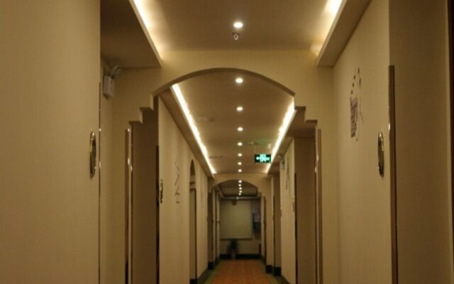 GreenTree Inn Hunan Jishou Longshan Yuelu Avenue Business Hotel