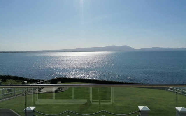 Ballyheigue Cliff Side and Sea View Apartment