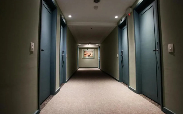 Gallant Hotel