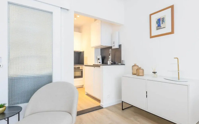 Spacious Studio Near Seafront