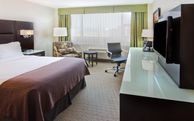 Holiday Inn Vancouver Centre by IHG