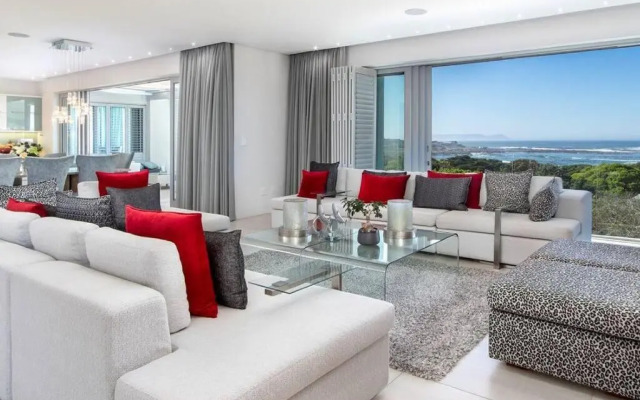 Stamford on Sea by Top Destinations Rentals