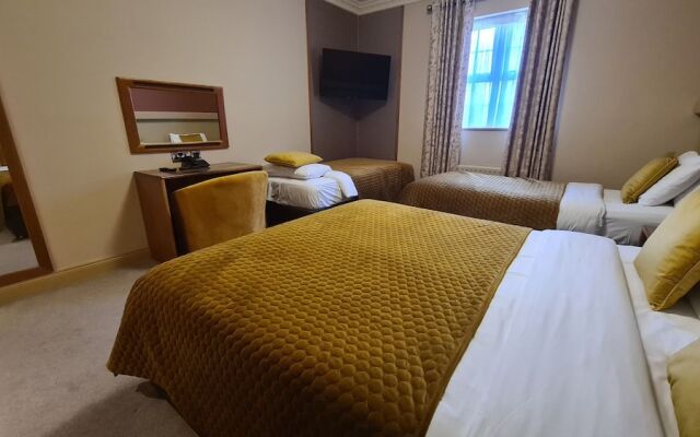 Farnham Arms Hotel