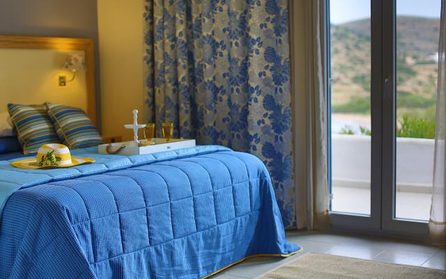 Dolphin Bay Seaside Resort & Suites