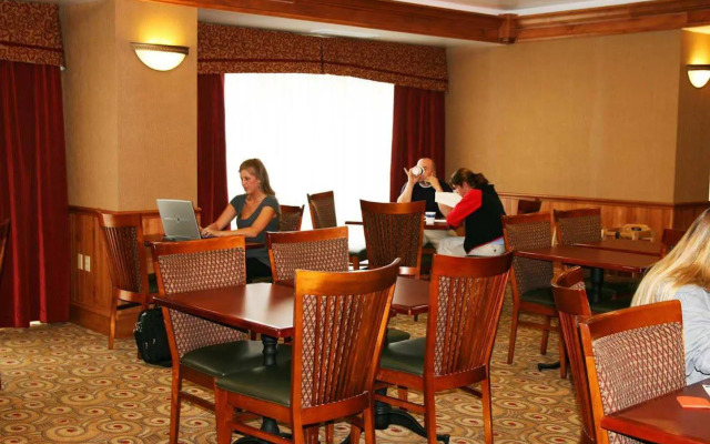 Hampton Inn & Suites Fremont