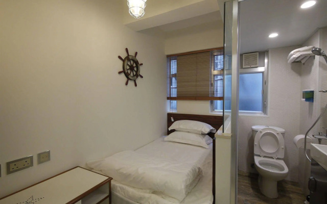 Panda's Hostel - Star Ferry