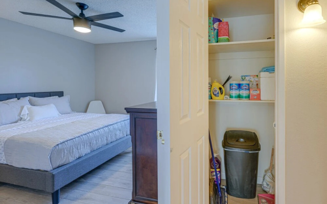 Cozy Fresno Condo w/ Balcony & Pool Access