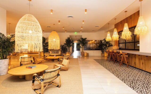 Flow Fort Lauderdale Hotel