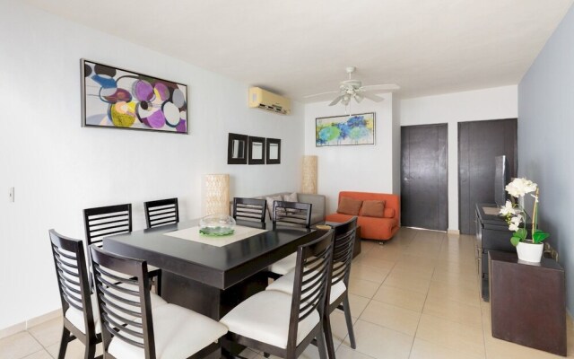 Spacious 2BR Condo Well-located Wifi Concierge
