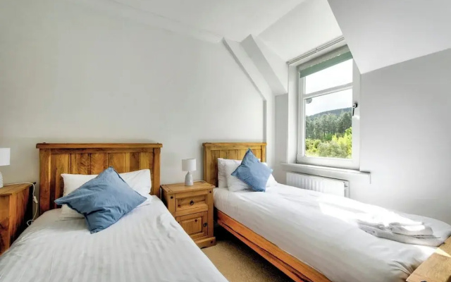 Spacious Argyll Farmhouse in an Idyllic Setting