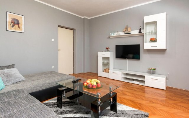 Amazing Home in Pula With Wifi and 4 Bedrooms